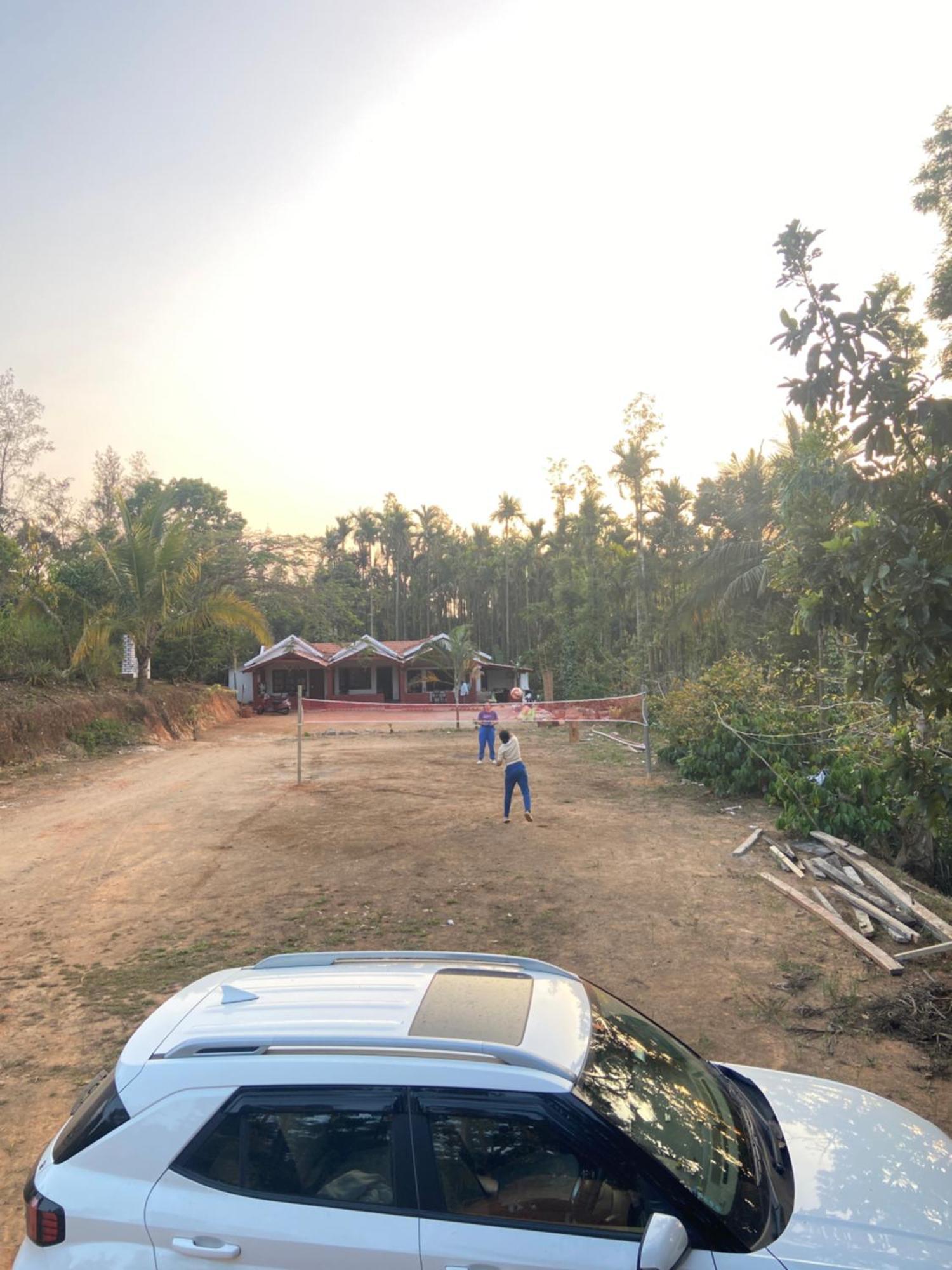 Koodige Stays Mudigere Luaran gambar
